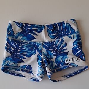 Fleo Women's Tropical Blue Leaf Shorts